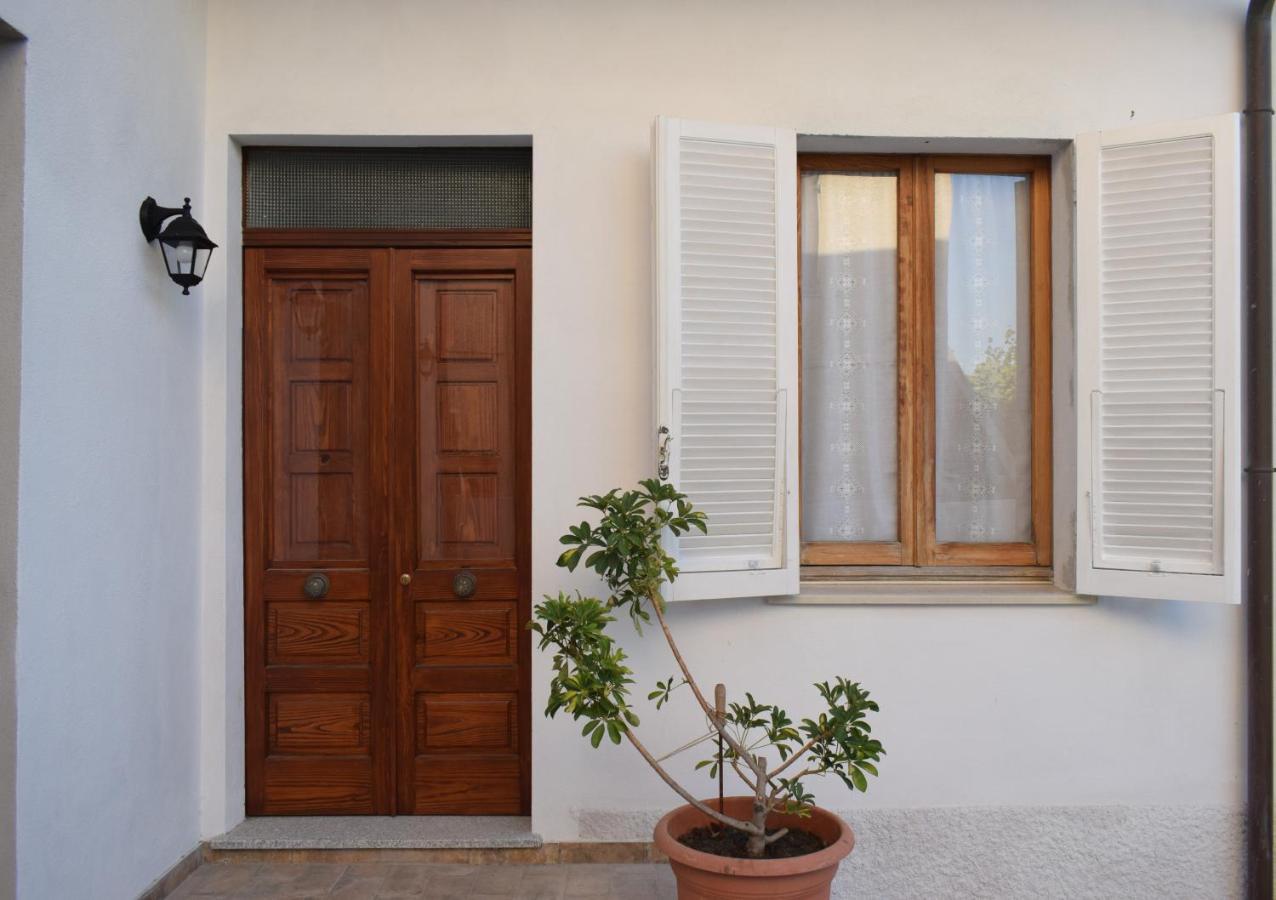 Bed and Breakfast A Casa Di Zia Oschiri Экстерьер фото
